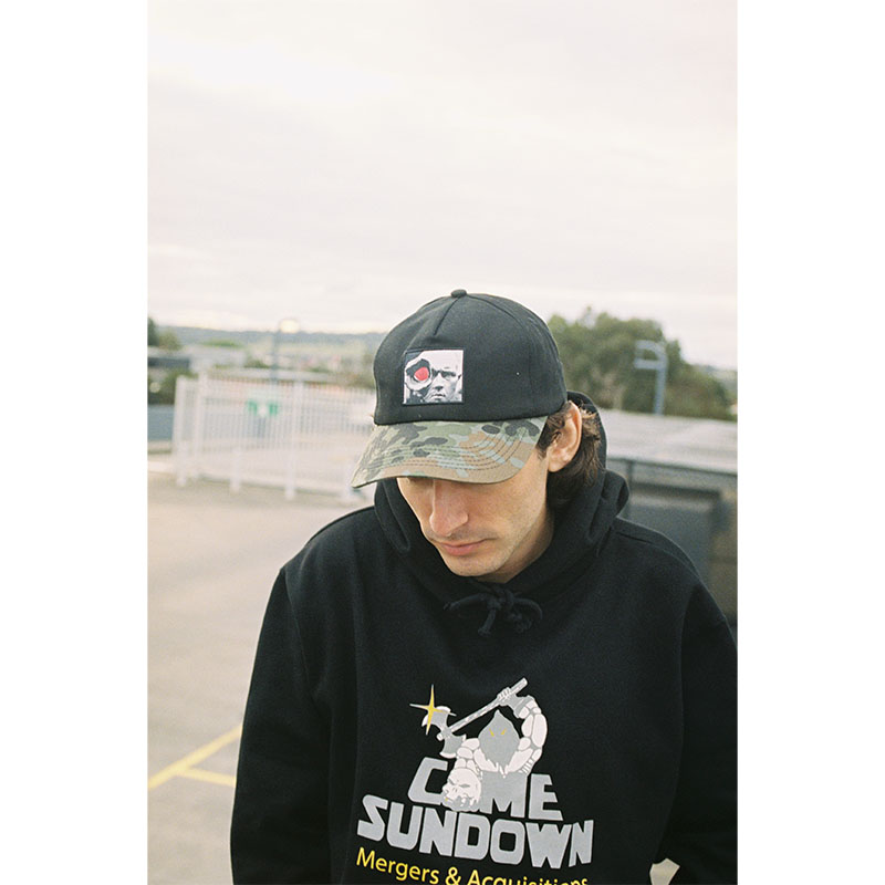 COME SUNDOWN(カムサンダウン)/ HOLE IN THE HEAD -BLACK-