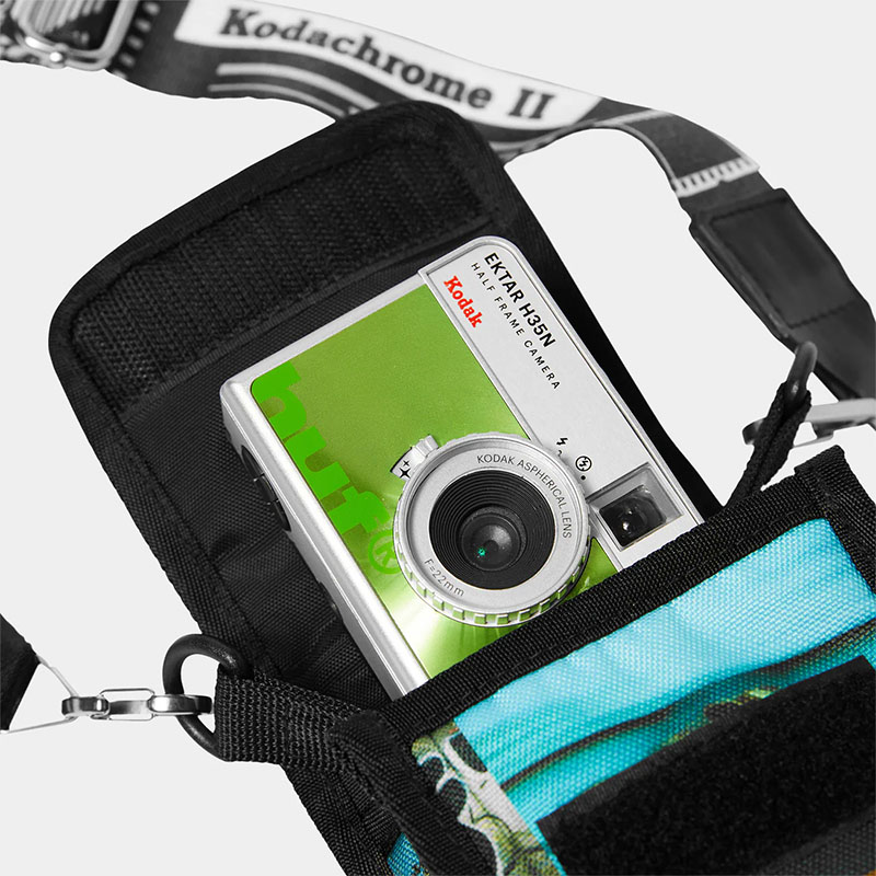 HUF(ハフ)/ COLLAGE SIDE BAG -MULTI-