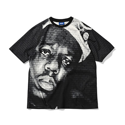 LFYT(エルエフワイティー)/ BIGGIE MURAL TEE -BLACK-