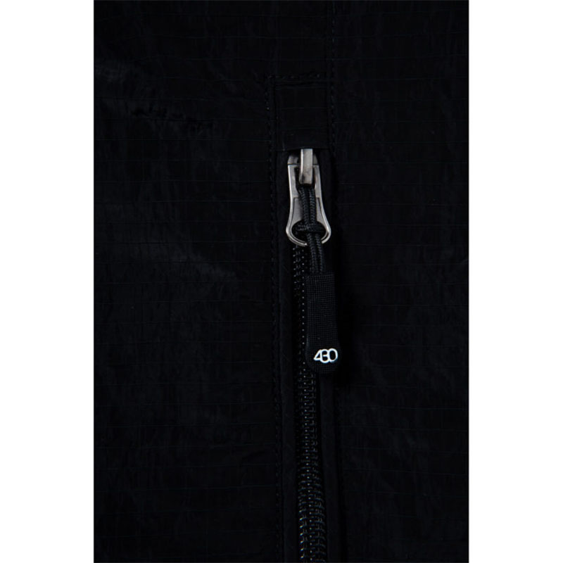 430(フォーサーティー)/ LIGHT TRAIL VEST -BLACK-