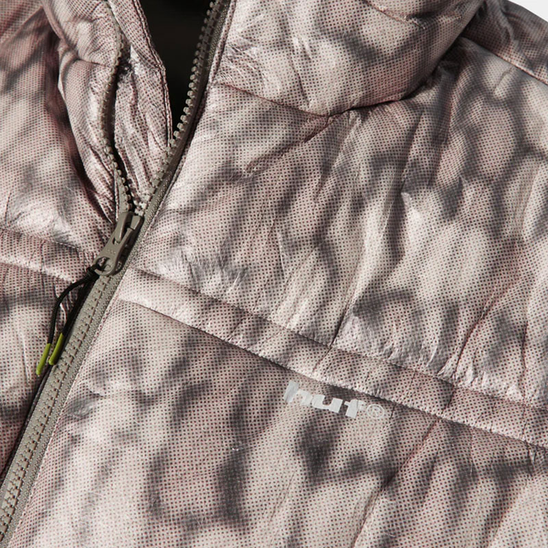 HUF(ハフ)/ 89 WARPED CAMO TYVEK PUFFER -MUTED CAMO-