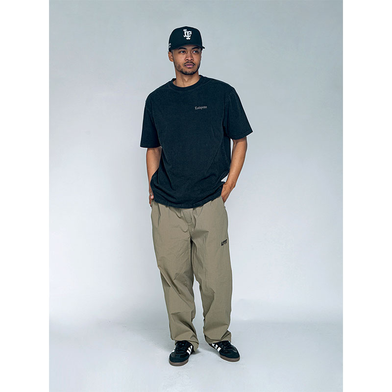 LFYT(エルエフワイティー)/ OLD ENGLISH LOGO PIGMENT DYED TEE -4.COLOR-