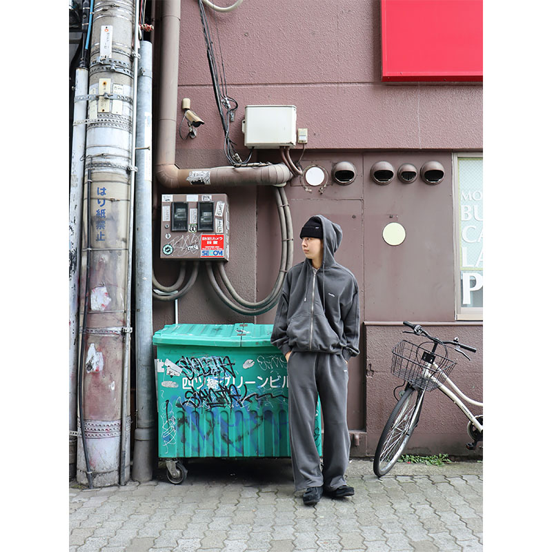 GOOD DAY(グッデイ)/ LOGO FADE HOOD SW -CHARCOAL-