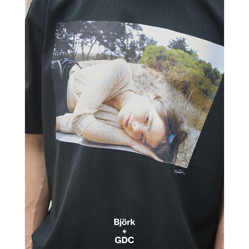 GDC(ジーディーシー)/ Bjork by Kevin Cummins×GDC Color Tee -2.COLOR-