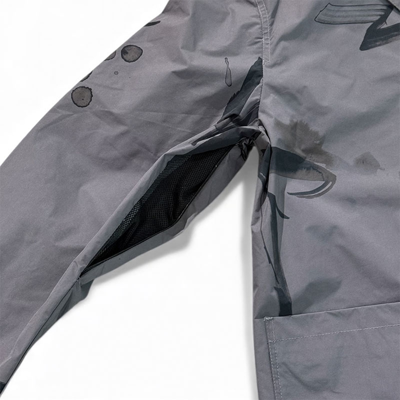 坩堝-RUTSUBO-(ルツボ)/ さむばでべるでい DRY TECH JACKET (RUTSUBO×JUN INOUE) -GRAY-