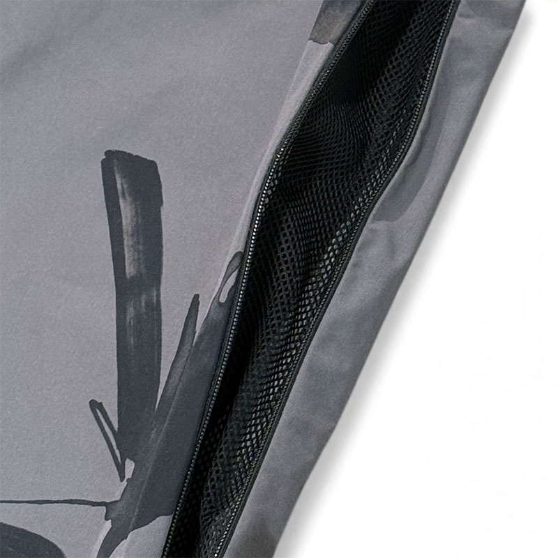 坩堝-RUTSUBO-(ルツボ)/ さむばでべるでい DRY TECH PANTS (RUTSUBO×JUN INOUE) -GRAY-