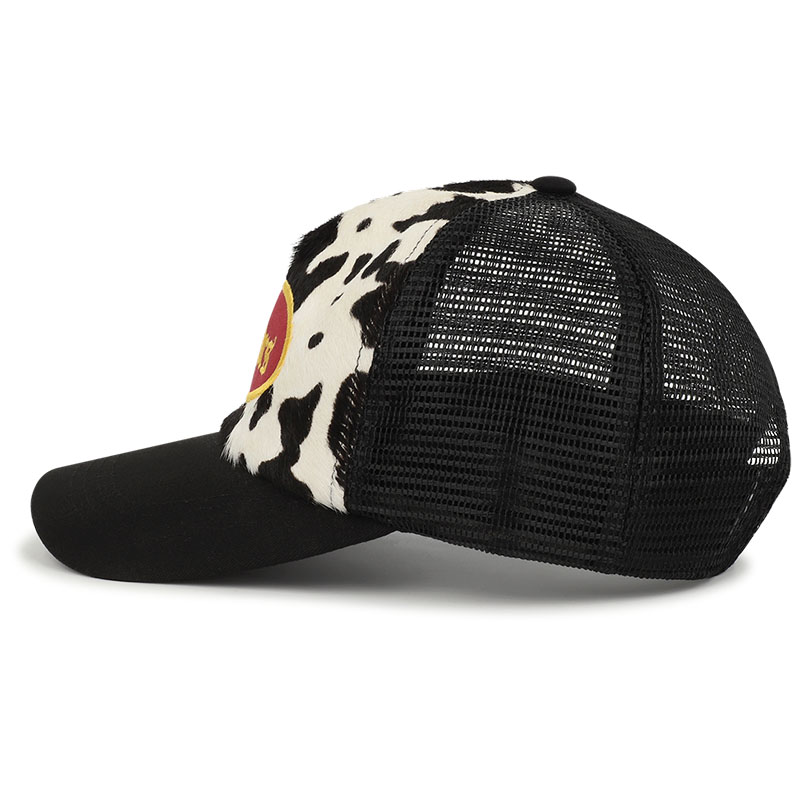 WKNDRS(ウィーケンダーズ)/ COWHIDE TRUCKER HAT -BLACK-
