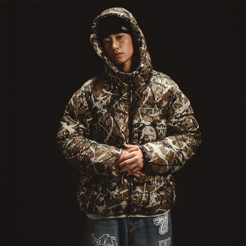 WKNDRS(ウィーケンダーズ)/ SPLASH CAMO HOODED PUFFER JACKET -CAMO-